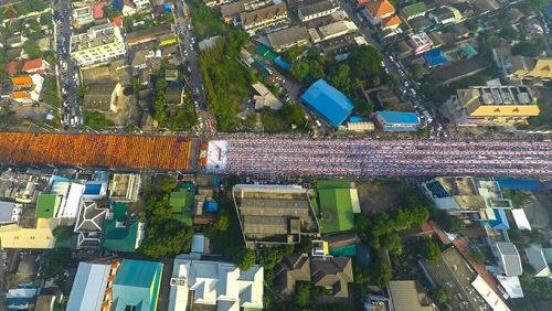 ภาพ No.18944:ประมวลภาพตักบาตรพระ 10,000 รูป ณ ถนนเอกชัย จ.สมุทรสาคร