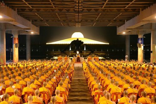 ภาพ No.19086:วันออกพรรษา ณ วัดพระธรรมกาย