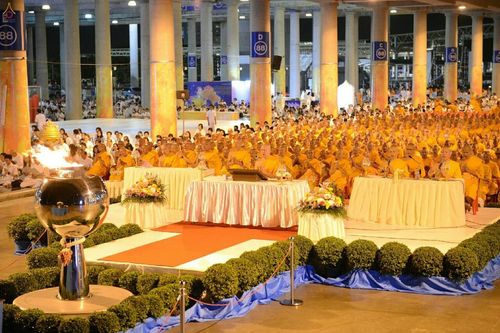 ภาพ No.19100:วันออกพรรษา ณ วัดพระธรรมกาย