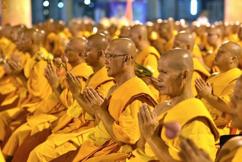 ภาพ No.19107:วันออกพรรษา ณ วัดพระธรรมกาย