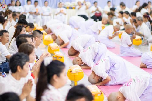 ภาพ No.320155:วันเสาร์ที่ 4 เมษายน 2569 พิธีตัดปอยผม ขอขมาผู้ปกครอง  มอบบาตร-ผ้าไตร และพิธีบรรพชาสามเณร 87 รูป  ณ ศูนย์ปฏิบัติธรรมระยอง(บ้านช่องลม)  ต.บางบุตร อ.บ้านค่าย จ.ระยอง