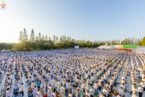 ภาพ No.291949:วันที่ 10 มกราคม พ.ศ. 2569 พิธีจุดประทีปถวายเป็นพุทธบูชา และบูชาธรรมมหาปูชนียาจารย์  ณ อนุสรณ์สถานคลองบางนางแท่น อ.สามพราน จ.นครปฐม ในโครงการธรรมยาตรา กตัญญูบูชา มหาปูชนียาจารย์ พระมงคลเทพมุนี(สด จนฺทสโร) พระผู้ปราบมาร อนุสรณ์สถาน 7 แห่ง ปีที่ 14