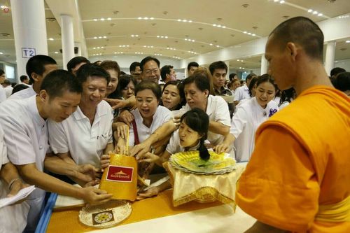 ภาพ No.19206:ประมวลภาพวันอาทิตย์ต้นเดือนที่ 1 พฤศจิกายน พ.ศ. 2558