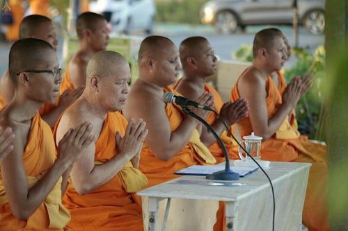 ภาพ No.19210:ประมวลภาพวันอาทิตย์ต้นเดือนที่ 1 พฤศจิกายน พ.ศ. 2558