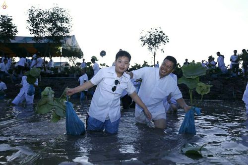 ภาพ No.19215:ประมวลภาพวันอาทิตย์ต้นเดือนที่ 1 พฤศจิกายน พ.ศ. 2558