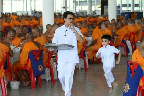 ภาพ No.19249:ประมวลภาพวันอาทิตย์ต้นเดือนที่ 1 พฤศจิกายน พ.ศ. 2558