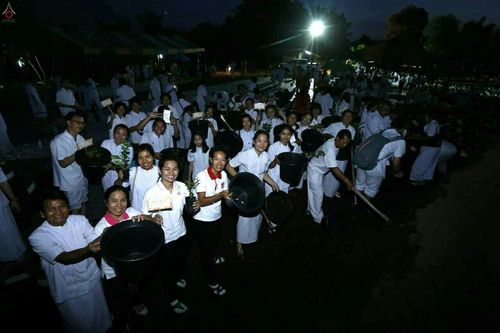 ภาพ No.19282:ประมวลภาพวันอาทิตย์ต้นเดือนที่ 1 พฤศจิกายน พ.ศ. 2558