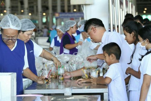 ภาพ No.19288:ประมวลภาพวันอาทิตย์ต้นเดือนที่ 1 พฤศจิกายน พ.ศ. 2558