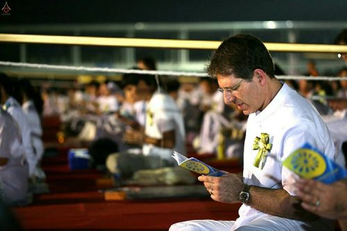 ประมวลภาพพิธีทอดกฐิน ณ วัดพระธรรมกาย ประจำปี พ.ศ. 2558