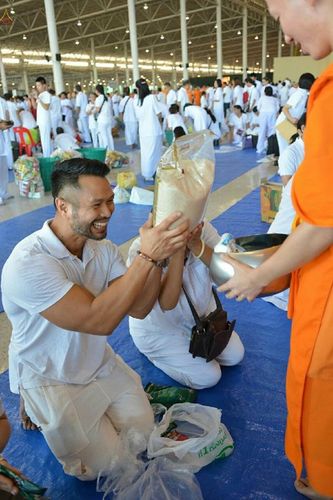 ภาพ No.19313:ประมวลภาพพิธีทอดกฐิน ณ วัดพระธรรมกาย ประจำปี พ.ศ. 2558