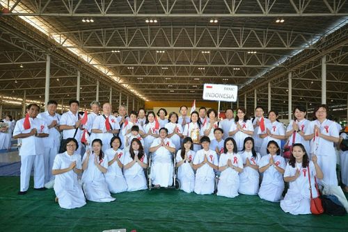 ภาพ No.19318:ประมวลภาพพิธีทอดกฐิน ณ วัดพระธรรมกาย ประจำปี พ.ศ. 2558