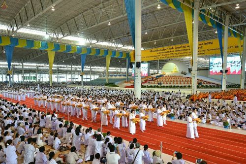 ภาพ No.19332:ประมวลภาพพิธีทอดกฐิน ณ วัดพระธรรมกาย ประจำปี พ.ศ. 2558
