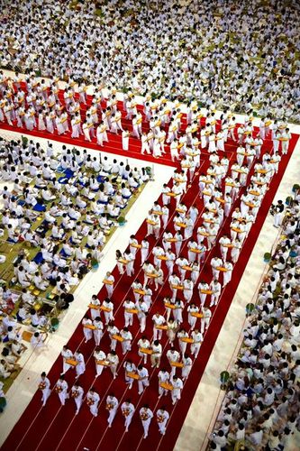 ภาพ No.19338:ประมวลภาพพิธีทอดกฐิน ณ วัดพระธรรมกาย ประจำปี พ.ศ. 2558