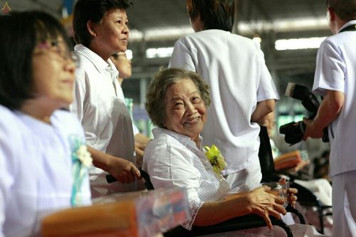 ภาพ No.19340:ประมวลภาพพิธีทอดกฐิน ณ วัดพระธรรมกาย ประจำปี พ.ศ. 2558