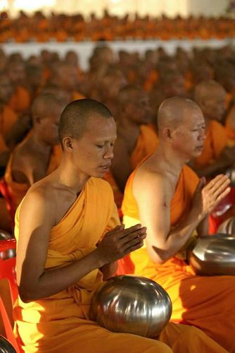 ภาพ No.19328:ประมวลภาพพิธีทอดกฐิน ณ วัดพระธรรมกาย ประจำปี พ.ศ. 2558