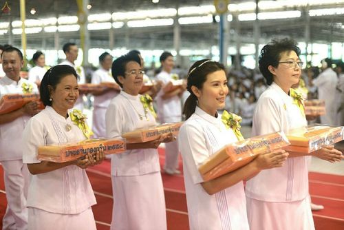 ภาพ No.19339:ประมวลภาพพิธีทอดกฐิน ณ วัดพระธรรมกาย ประจำปี พ.ศ. 2558