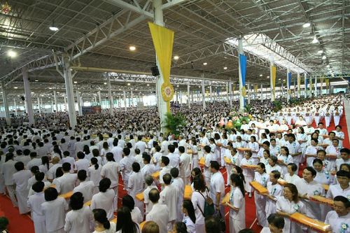 ภาพ No.19343:ประมวลภาพพิธีทอดกฐิน ณ วัดพระธรรมกาย ประจำปี พ.ศ. 2558