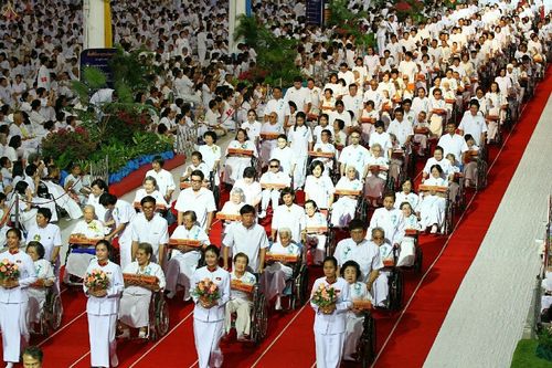 ภาพ No.19352:ประมวลภาพพิธีทอดกฐิน ณ วัดพระธรรมกาย ประจำปี พ.ศ. 2558