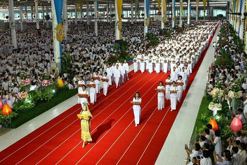 ภาพ No.19348:ประมวลภาพพิธีทอดกฐิน ณ วัดพระธรรมกาย ประจำปี พ.ศ. 2558