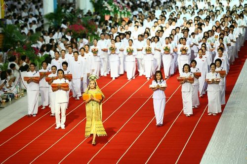 ภาพ No.19350:ประมวลภาพพิธีทอดกฐิน ณ วัดพระธรรมกาย ประจำปี พ.ศ. 2558