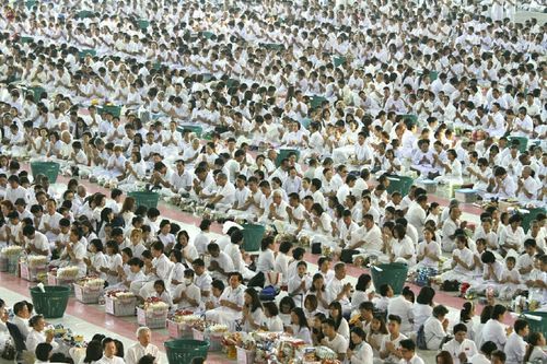 ภาพ No.19337:ประมวลภาพพิธีทอดกฐิน ณ วัดพระธรรมกาย ประจำปี พ.ศ. 2558