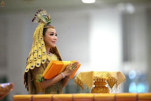 ภาพ No.19356:ประมวลภาพพิธีทอดกฐิน ณ วัดพระธรรมกาย ประจำปี พ.ศ. 2558