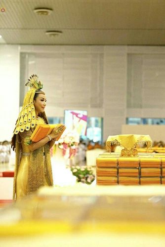 ภาพ No.19357:ประมวลภาพพิธีทอดกฐิน ณ วัดพระธรรมกาย ประจำปี พ.ศ. 2558