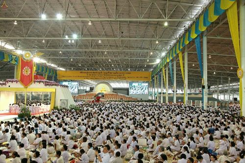 ภาพ No.19374:ประมวลภาพพิธีทอดกฐิน ณ วัดพระธรรมกาย ประจำปี พ.ศ. 2558