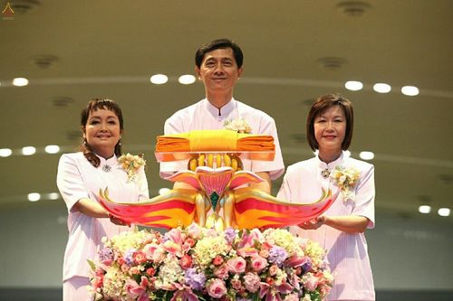 ภาพ No.19367:ประมวลภาพพิธีทอดกฐิน ณ วัดพระธรรมกาย ประจำปี พ.ศ. 2558