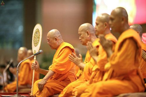 ภาพ No.19377:ประมวลภาพพิธีทอดกฐิน ณ วัดพระธรรมกาย ประจำปี พ.ศ. 2558