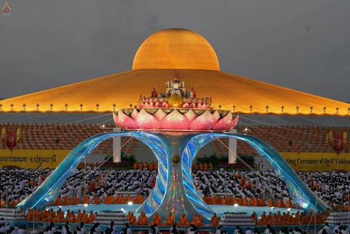 ภาพ No.19381:ประมวลภาพพิธีทอดกฐิน ณ วัดพระธรรมกาย ประจำปี พ.ศ. 2558