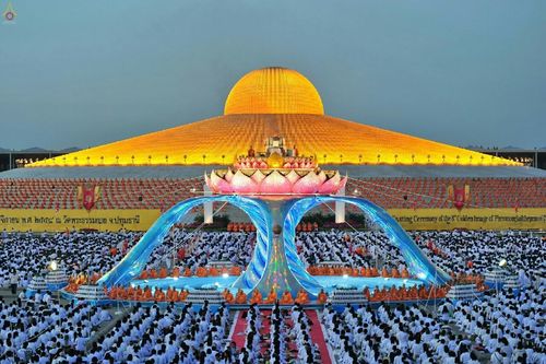 ภาพ No.19391:ประมวลภาพพิธีทอดกฐิน ณ วัดพระธรรมกาย ประจำปี พ.ศ. 2558