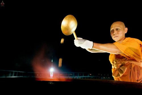 ภาพ No.19400:ประมวลภาพพิธีทอดกฐิน ณ วัดพระธรรมกาย ประจำปี พ.ศ. 2558