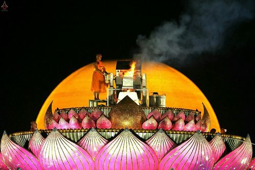 ภาพ No.19401:ประมวลภาพพิธีทอดกฐิน ณ วัดพระธรรมกาย ประจำปี พ.ศ. 2558