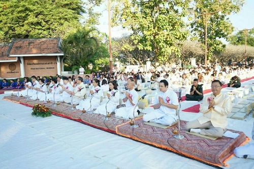 ภาพ No.19412:ประมวลภาพตักบาตรพระ 1,199 รูป ณ ข่วงเมืองน่าน