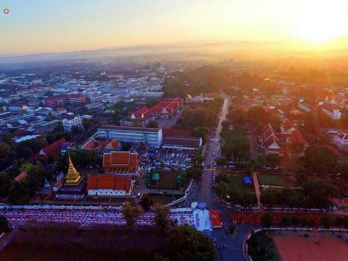 ภาพ No.19423:ประมวลภาพตักบาตรพระ 1,199 รูป ณ ข่วงเมืองน่าน