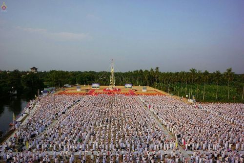 ภาพ No.19695:ประมวลภาพพิธีสถาปนามหาวิหารพระมงคลเทพมุนี (สด จนฺทสโร) ณ คลองบางนางแท่น