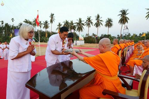 ภาพ No.19784:ประมวลภาพพิธีสถาปนามหาวิหารพระมงคลเทพมุนี (สด จนฺทสโร) ณ คลองบางนางแท่น