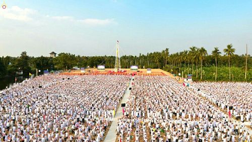 ภาพ No.19815:ประมวลภาพพิธีสถาปนามหาวิหารพระมงคลเทพมุนี (สด จนฺทสโร) ณ คลองบางนางแท่น