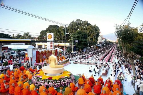 ภาพ No.19547:ประมวลภาพตักบาตรพระนานาชาติ 10,000 รูป จ.เชียงใหม่ วันอาทิตย์ 27 ธันวาคม พ.ศ. 2558