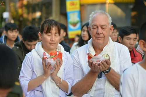 ภาพ No.19550:ประมวลภาพตักบาตรพระนานาชาติ 10,000 รูป จ.เชียงใหม่ วันอาทิตย์ 27 ธันวาคม พ.ศ. 2558