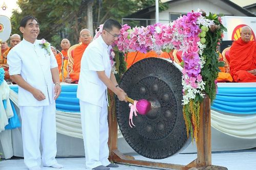 ภาพ No.19560:ประมวลภาพตักบาตรพระนานาชาติ 10,000 รูป จ.เชียงใหม่ วันอาทิตย์ 27 ธันวาคม พ.ศ. 2558