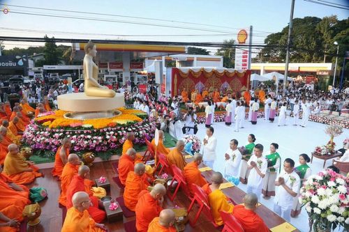 ภาพ No.19566:ประมวลภาพตักบาตรพระนานาชาติ 10,000 รูป จ.เชียงใหม่ วันอาทิตย์ 27 ธันวาคม พ.ศ. 2558