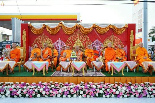 ภาพ No.19572:ประมวลภาพตักบาตรพระนานาชาติ 10,000 รูป จ.เชียงใหม่ วันอาทิตย์ 27 ธันวาคม พ.ศ. 2558