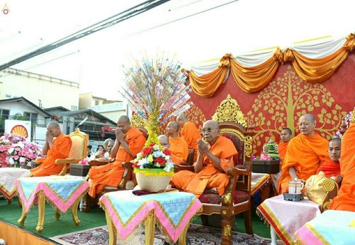 ภาพ No.19576:ประมวลภาพตักบาตรพระนานาชาติ 10,000 รูป จ.เชียงใหม่ วันอาทิตย์ 27 ธันวาคม พ.ศ. 2558