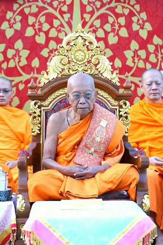 ภาพ No.19575:ประมวลภาพตักบาตรพระนานาชาติ 10,000 รูป จ.เชียงใหม่ วันอาทิตย์ 27 ธันวาคม พ.ศ. 2558