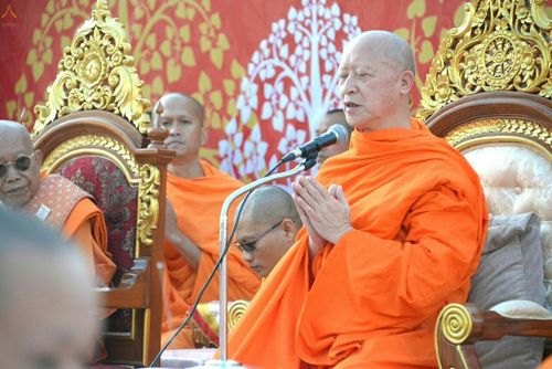 ภาพ No.19577:ประมวลภาพตักบาตรพระนานาชาติ 10,000 รูป จ.เชียงใหม่ วันอาทิตย์ 27 ธันวาคม พ.ศ. 2558