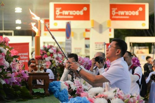 ภาพ No.19569:ประมวลภาพตักบาตรพระนานาชาติ 10,000 รูป จ.เชียงใหม่ วันอาทิตย์ 27 ธันวาคม พ.ศ. 2558