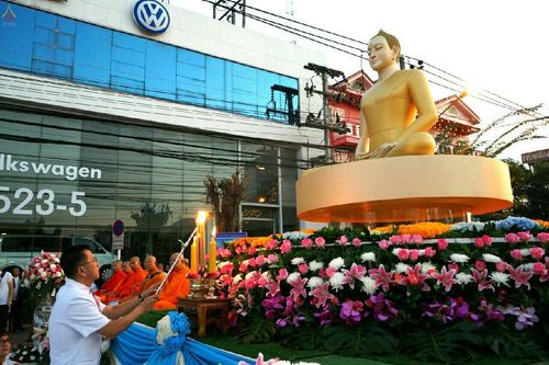 ภาพ No.19591:ประมวลภาพตักบาตรพระนานาชาติ 10,000 รูป จ.เชียงใหม่ วันอาทิตย์ 27 ธันวาคม พ.ศ. 2558