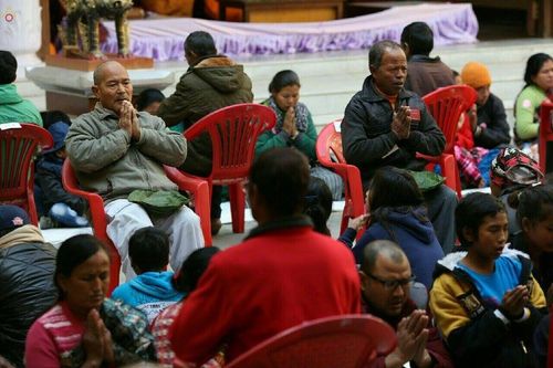 ภาพ No.19819:พิธีตัดปอยผมและแห่นาคธรรมทายาทในโครงการบรรพชาสามเณรเนปาล 150 รูป